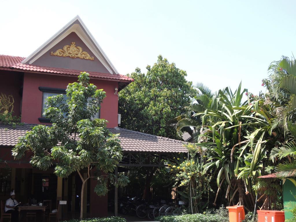 Elephant Blanc Phnom Penh Exterior foto