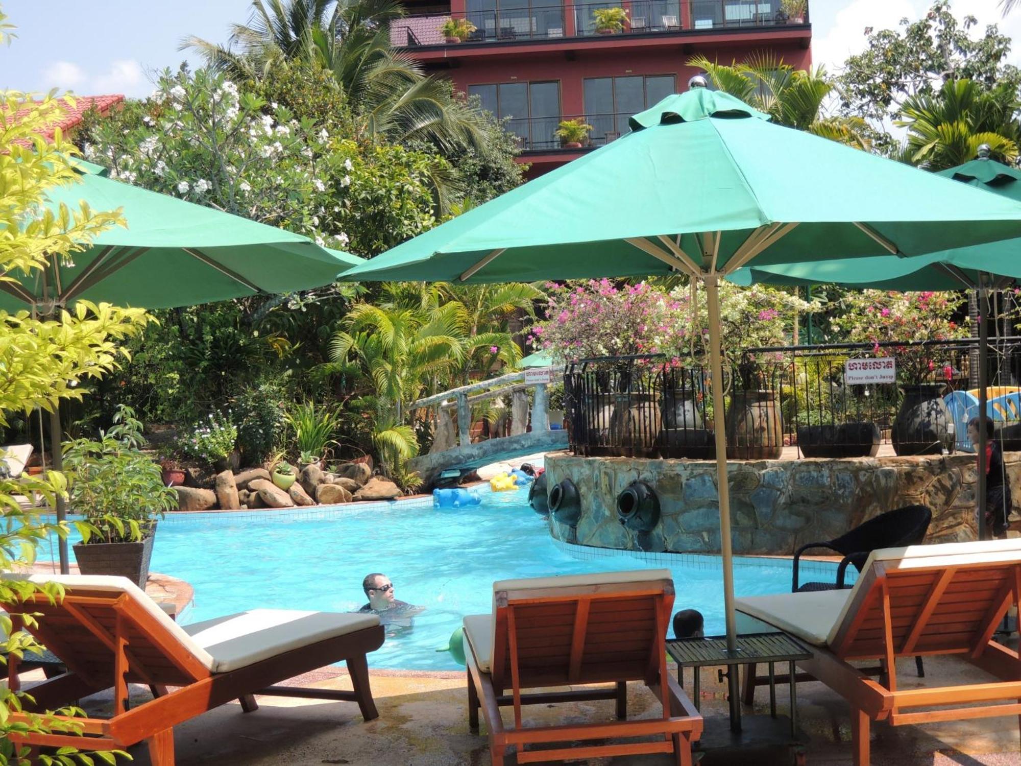 Elephant Blanc Phnom Penh Exterior foto